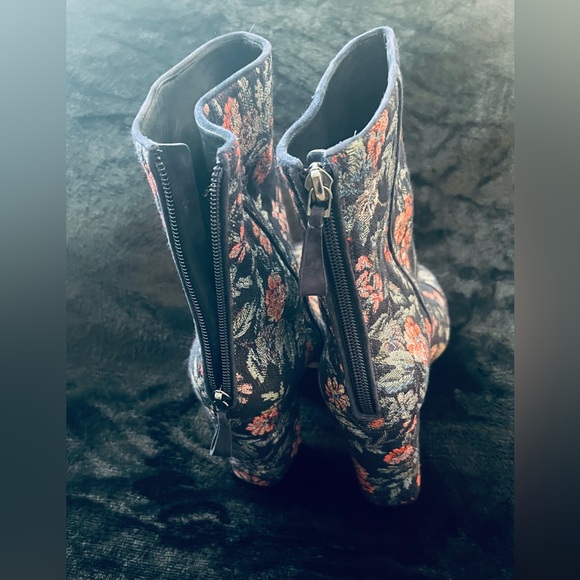 Alexandre Birman Floral Print Ankle Boots - Picture 2 of 7